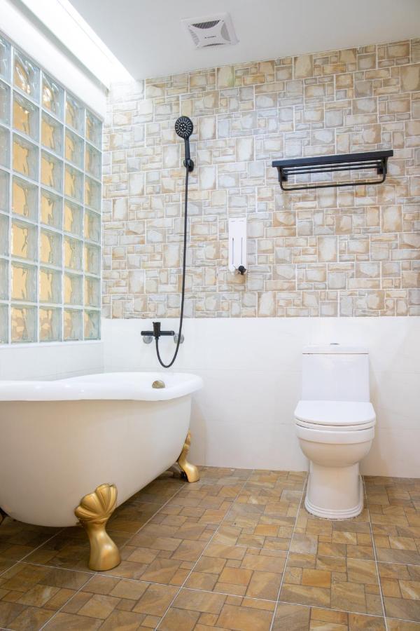 Sleepie Muti-Minsu Center Apartment เกาสง ภายนอก รูปภาพ